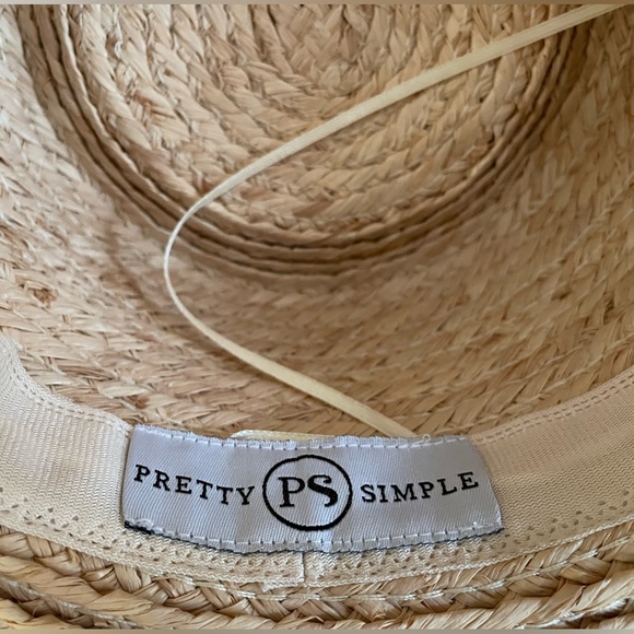 Straw Hat with Black Ribbon by Pretty Simple, wide brim - Picture 3 of 5